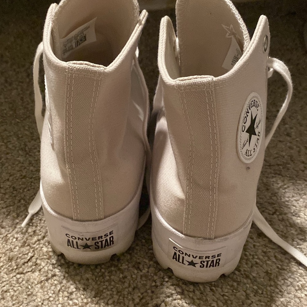 Tan converse - Picture 3 of 4